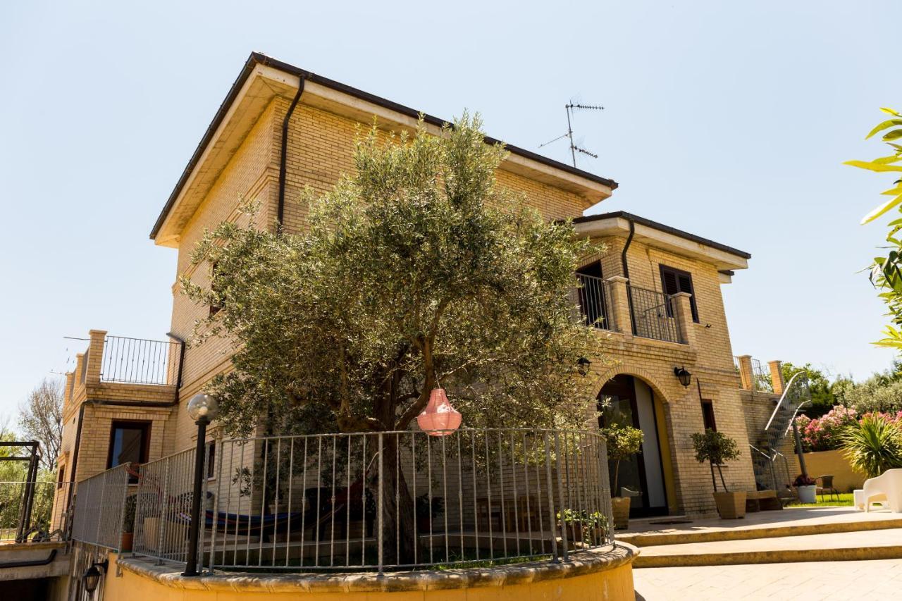Villa Saraceni Васто Екстериор снимка